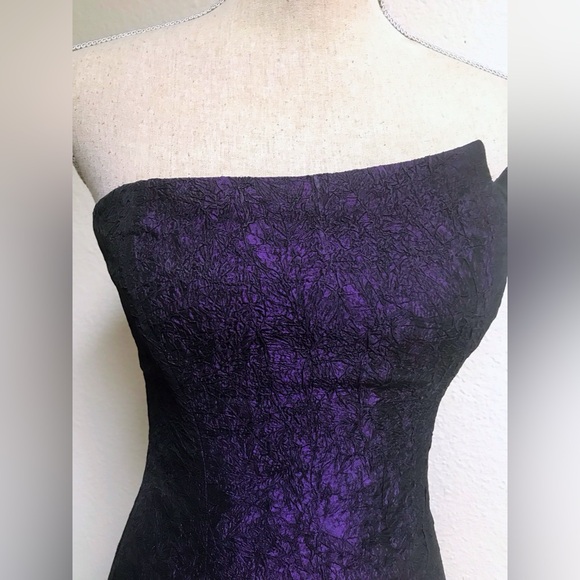 STUNNING! Nicole Miller Collection Strapless Textured Gown Eggplant - Sz 2 - Picture 2 of 5